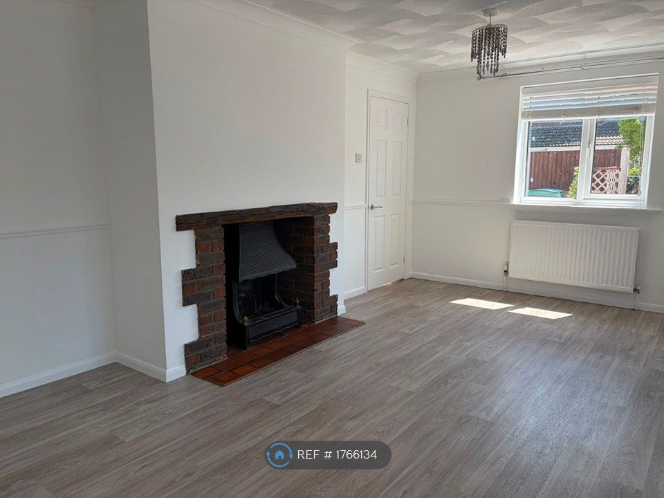 Property photo 3 of 14 Living Room