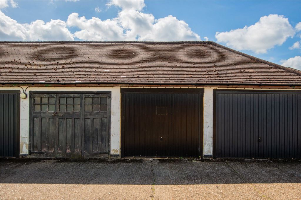 Property photo 2 of 11 Picture No. 22