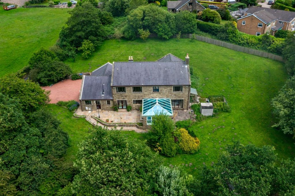Property photo 3 of 47 Sabden Road Drone-10.Jpg