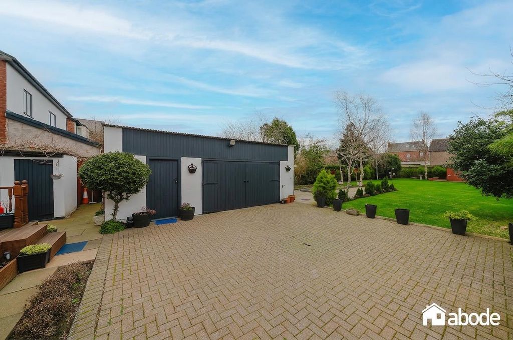 Property photo 2 of 37 37 Ash Street-4.Jpg