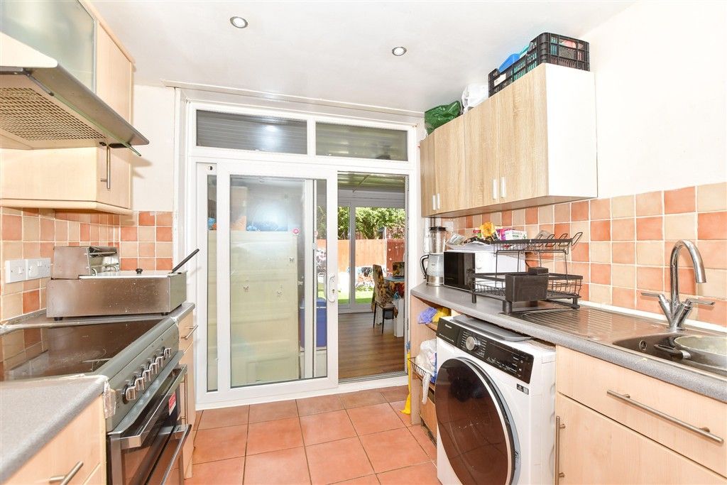 Property photo 2 of 8 Kitchen