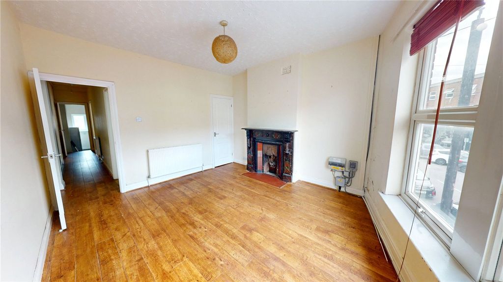 Property photo 3 of 7 Picture No. 12