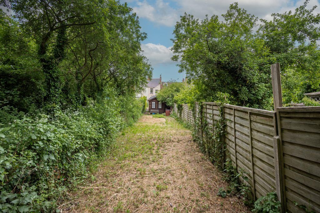 Property photo 3 of 28