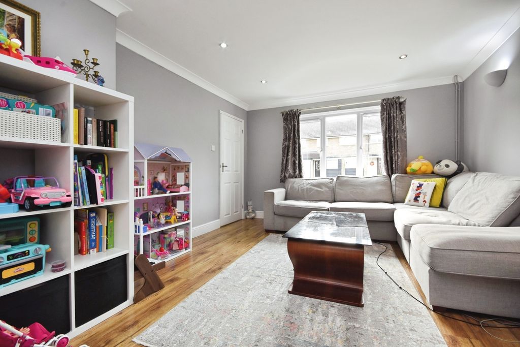 Property photo 3 of 18 Pbox-Img.Jpg