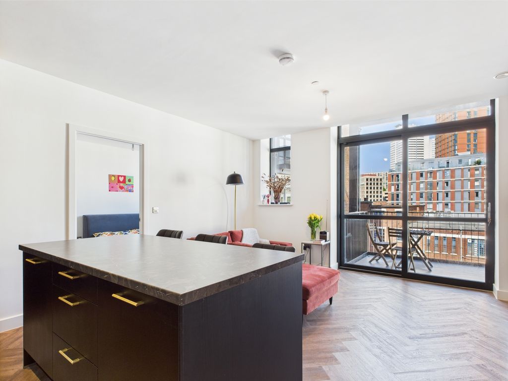 Property photo 3 of 28