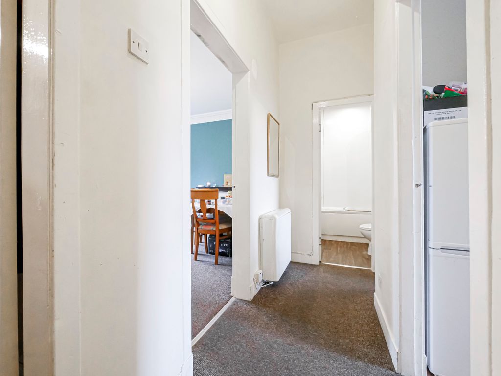 Property photo 2 of 11 Hall