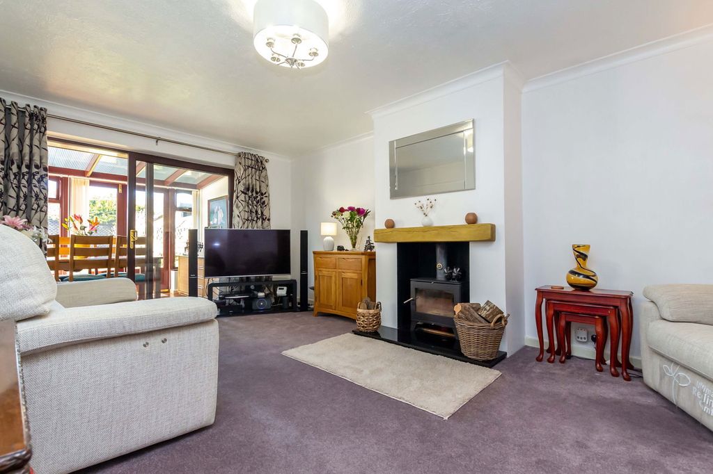 Property photo 2 of 14