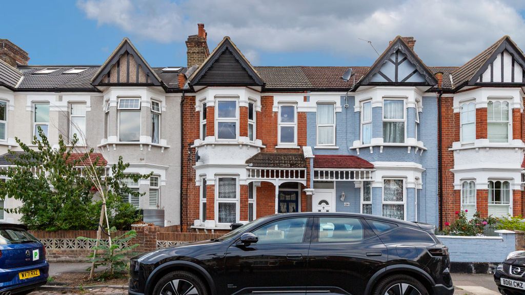 Property photo 1 of 12 Flat 56A Adelaide Road, Ealing, London, W13 9Eb
