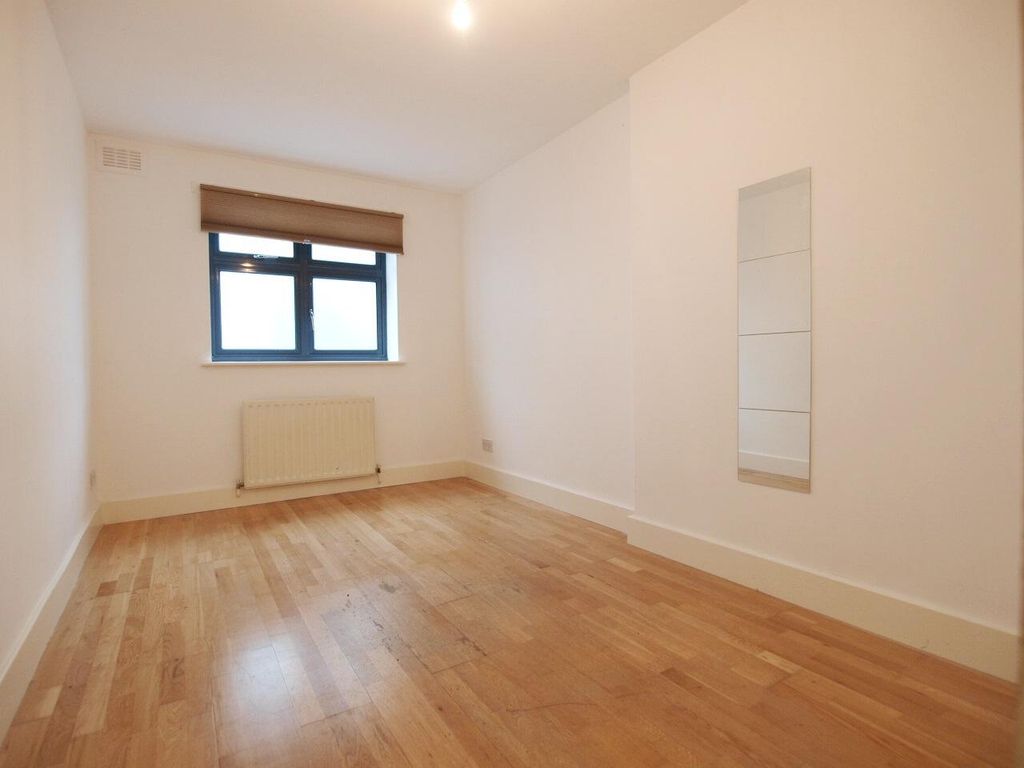 Property photo 3 of 7 Bedroom