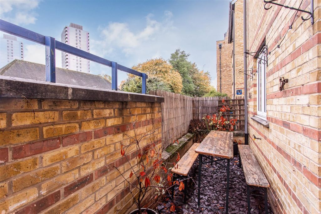 Property photo 2 of 14 Balcony