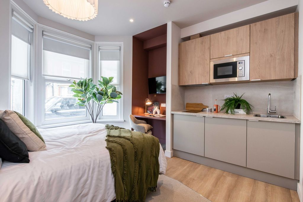 Property photo 1 of 3