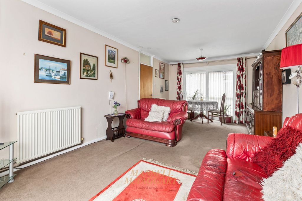 Property photo 3 of 18