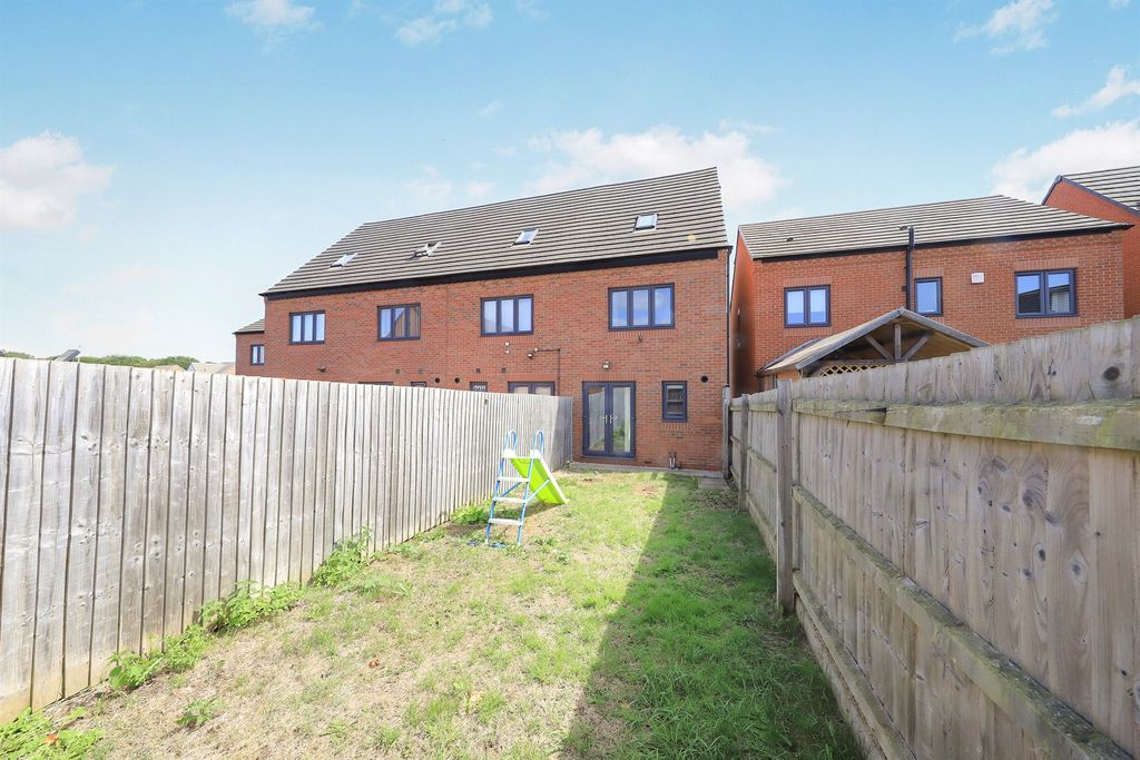 Property photo 2 of 13