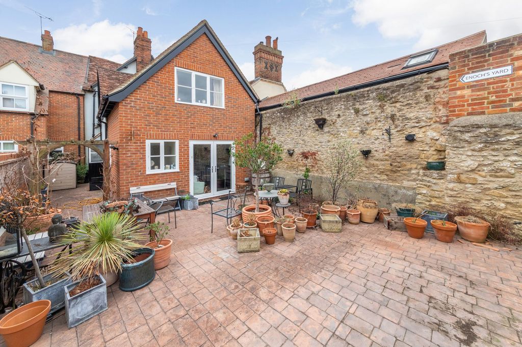 Property photo 2 of 19