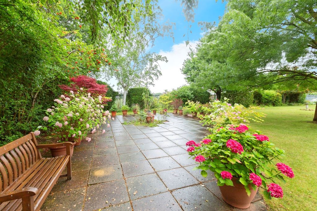 Property photo 2 of 19