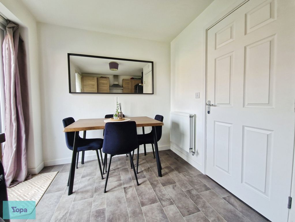 Property photo 3 of 18 04F0512d-1000139078