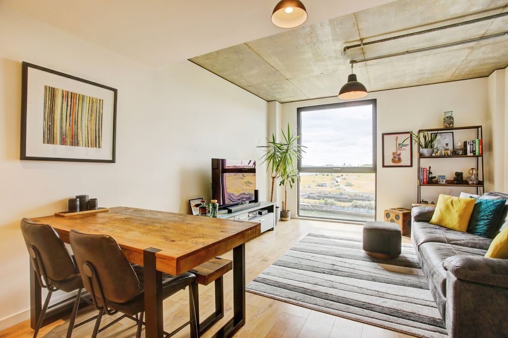 Property photo 1 of 10 Pbox-Img.Jpg