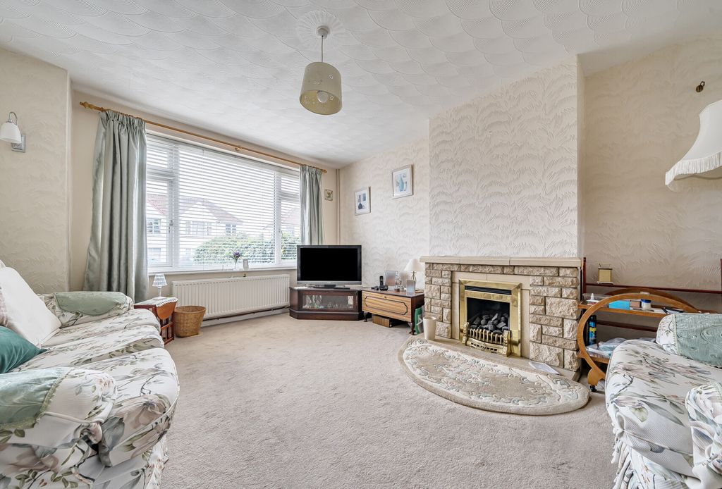 Property photo 2 of 12 1368889-9-68Efb50...