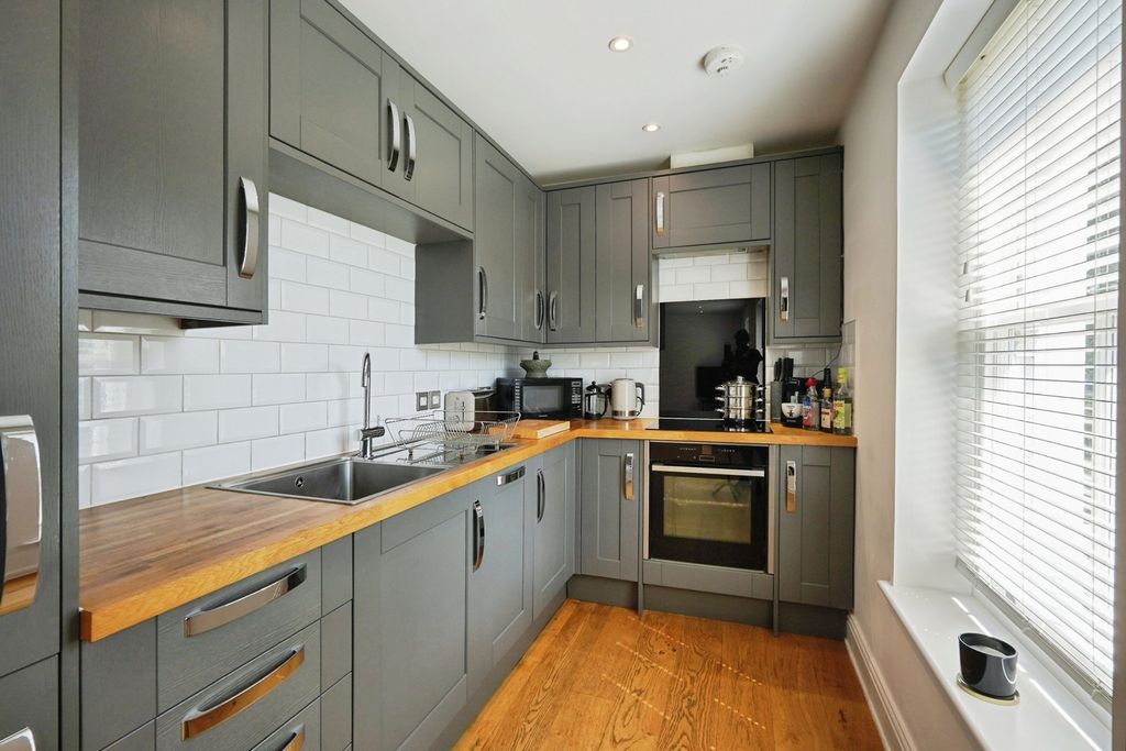 Property photo 2 of 38 Pbox-Img.Jpg