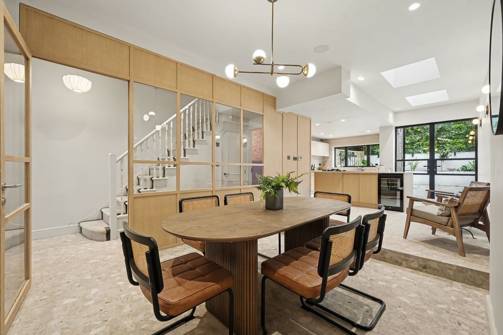 Property photo 2 of 26