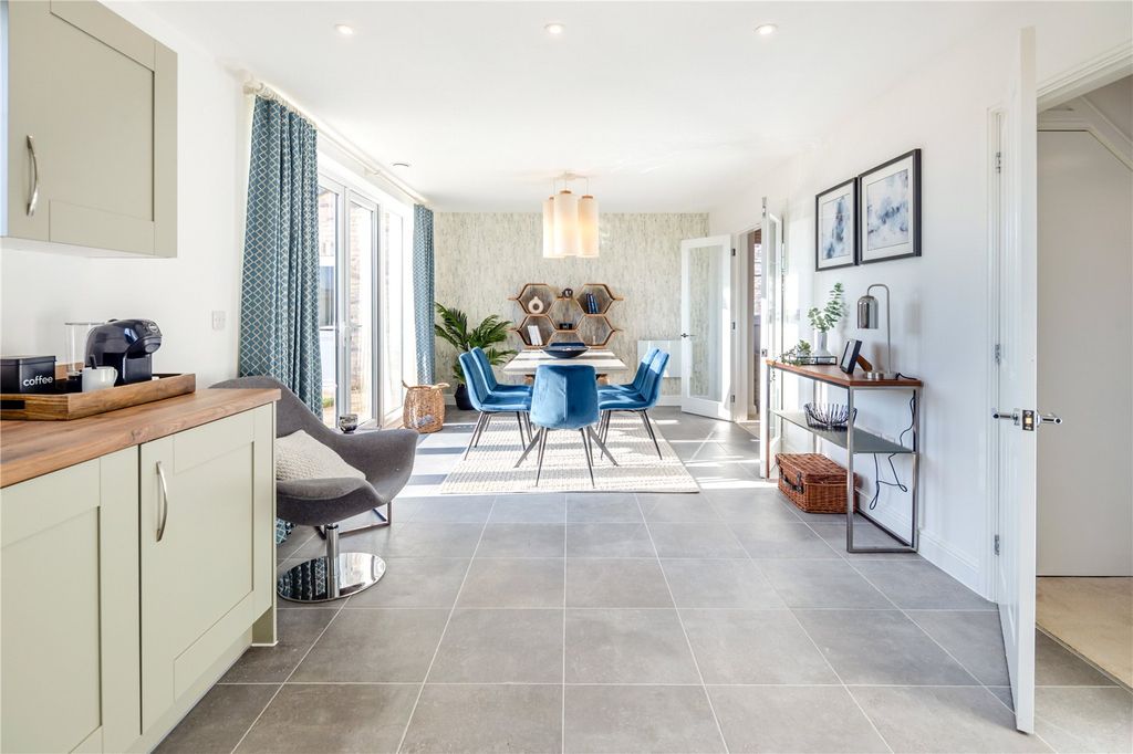 Property photo 3 of 14 Woodlands Show Home