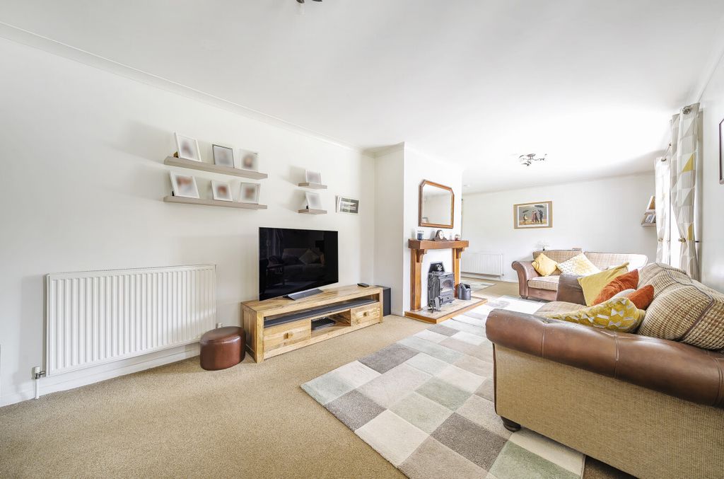 Property photo 2 of 20 Lounge