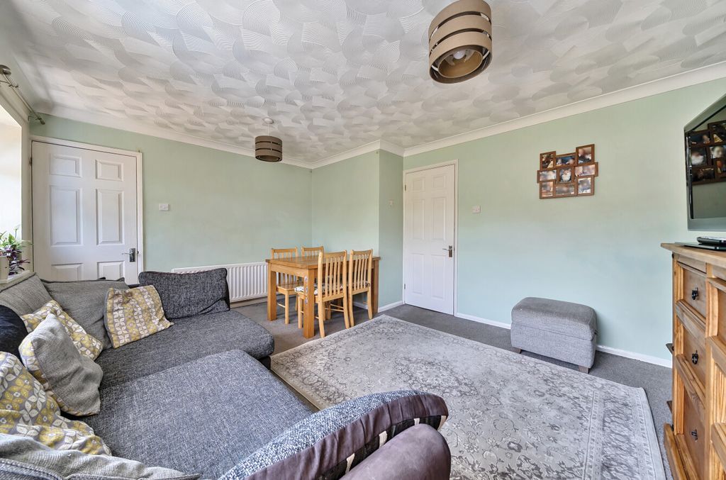 Property photo 3 of 10 1316850-16-686Fa2...