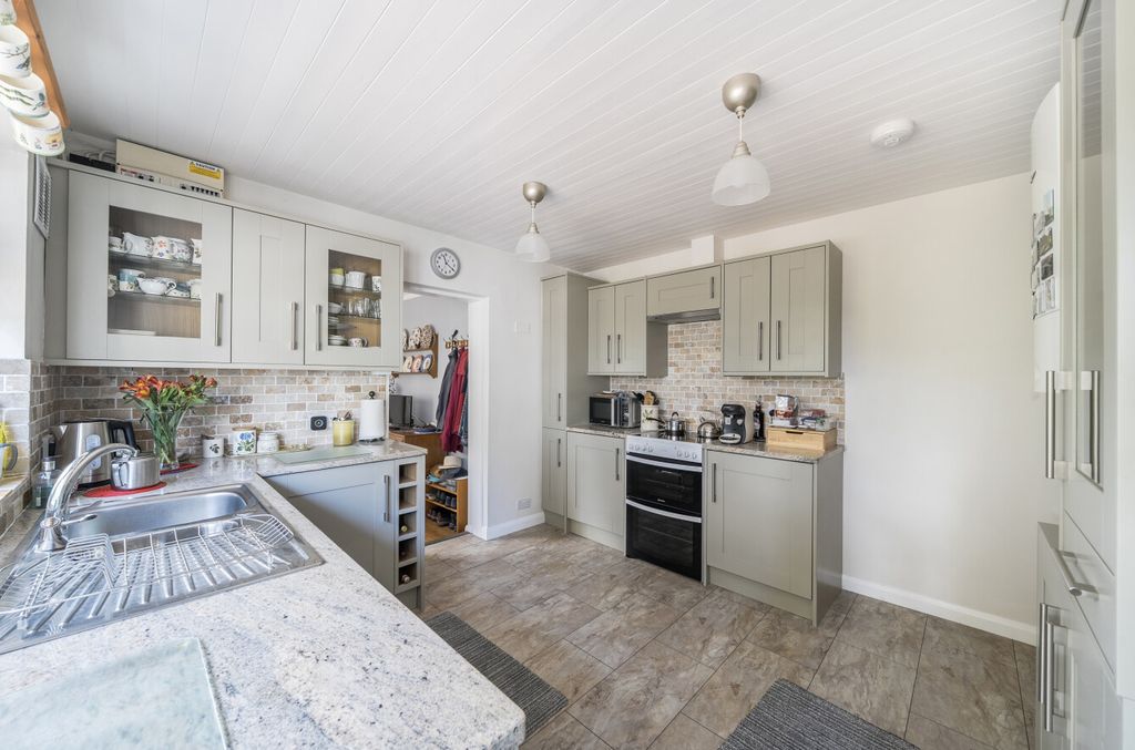 Property photo 3 of 15 Kitchen