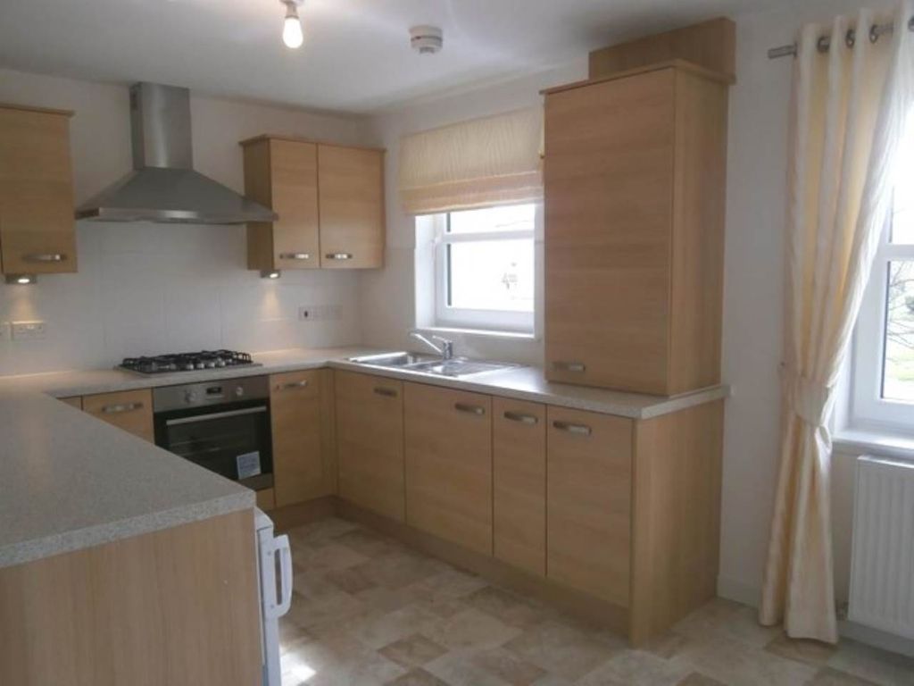 Property photo 2 of 6 Kitchen