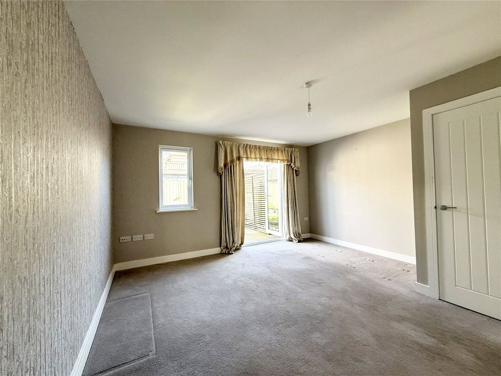 Property photo 3 of 9 Picture No. 27