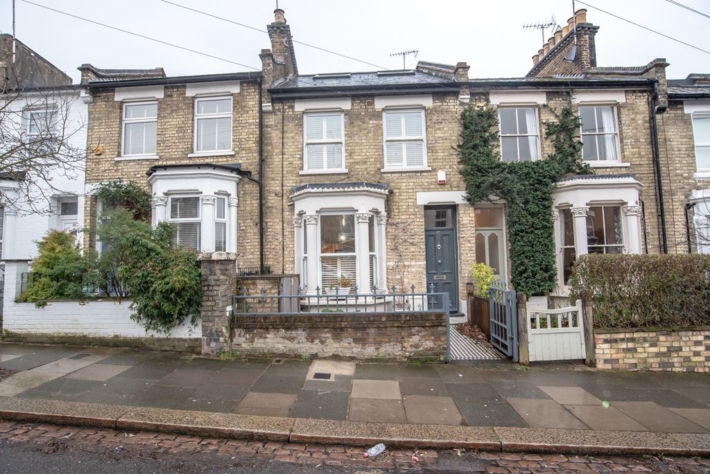 Property photo 1 of 17