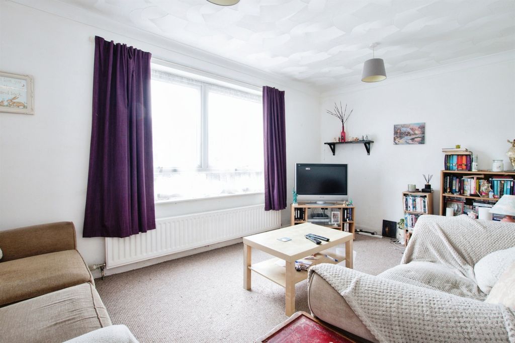 Property photo 3 of 14