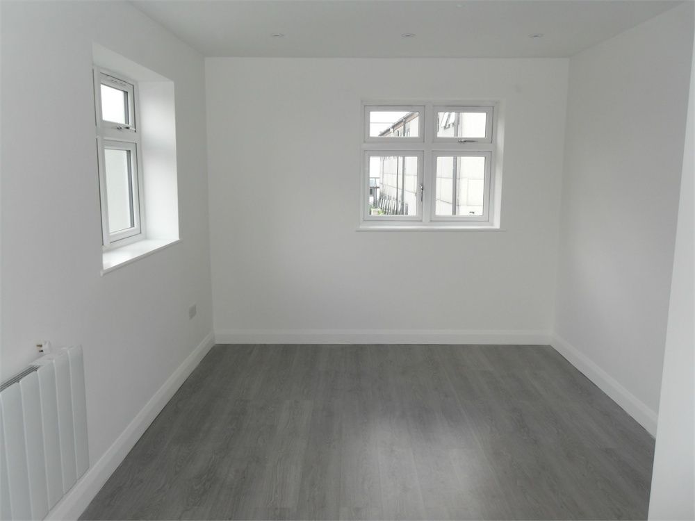Property photo 2 of 8 Gallery
