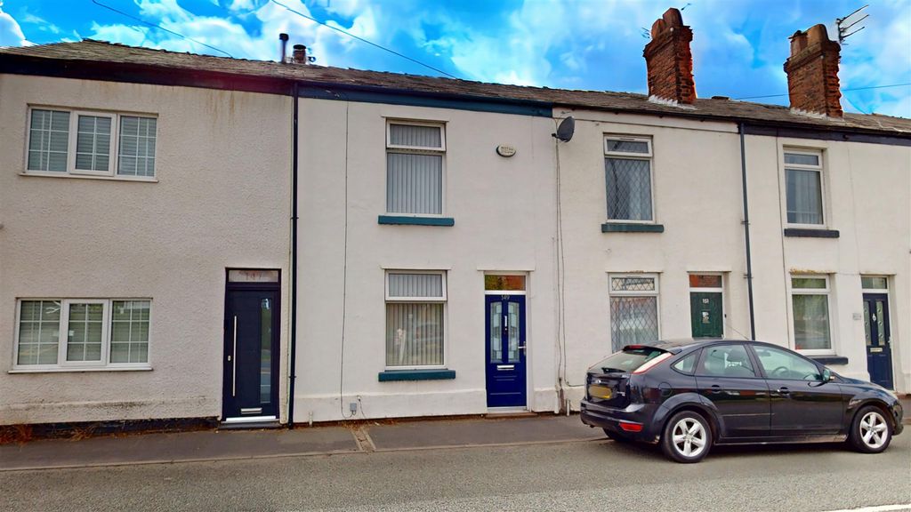 Property photo 1 of 18 Ormskirk Road For Sale