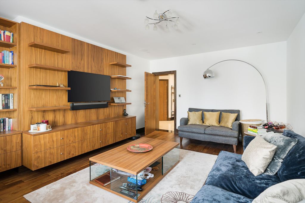 Property photo 3 of 12 Image