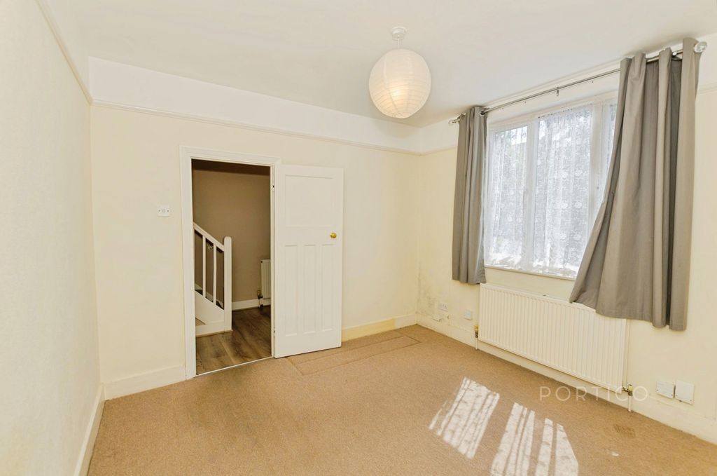 Property photo 3 of 17 Pbox-Img.Jpg