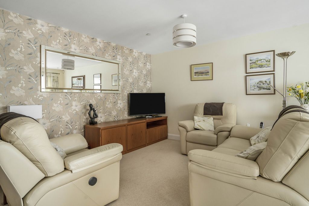 Property photo 3 of 19