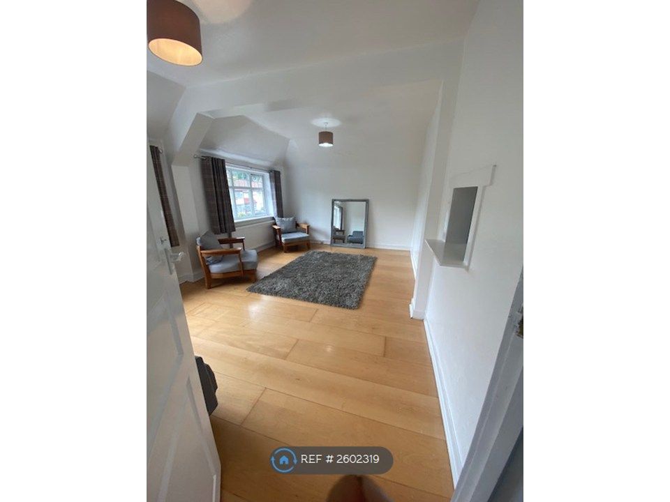 Property photo 2 of 20 Living Room