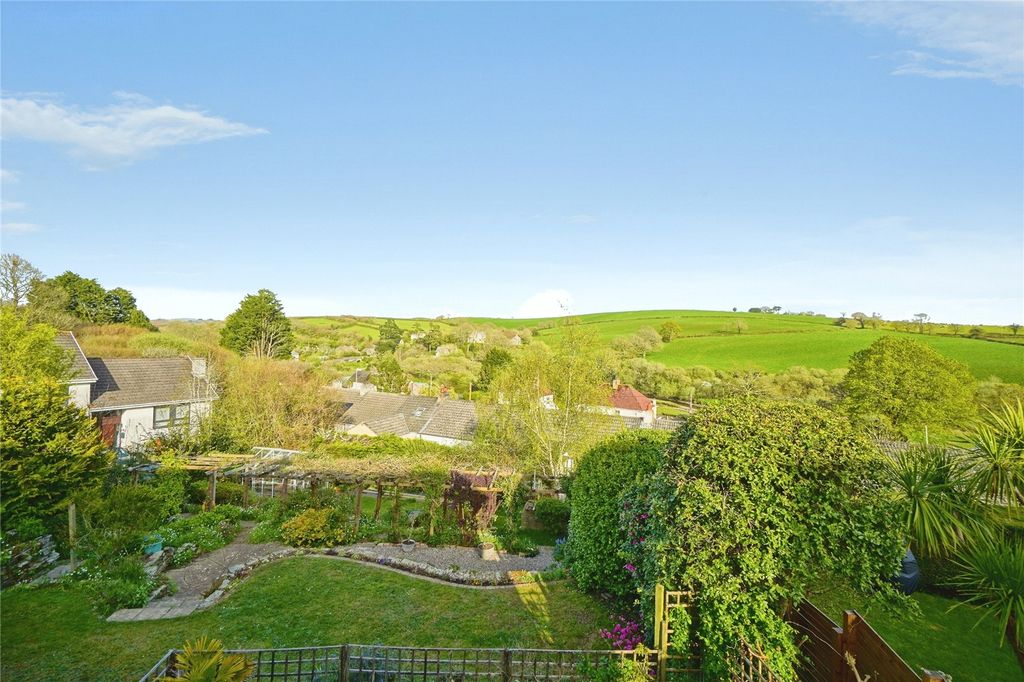 Property photo 3 of 22 Views