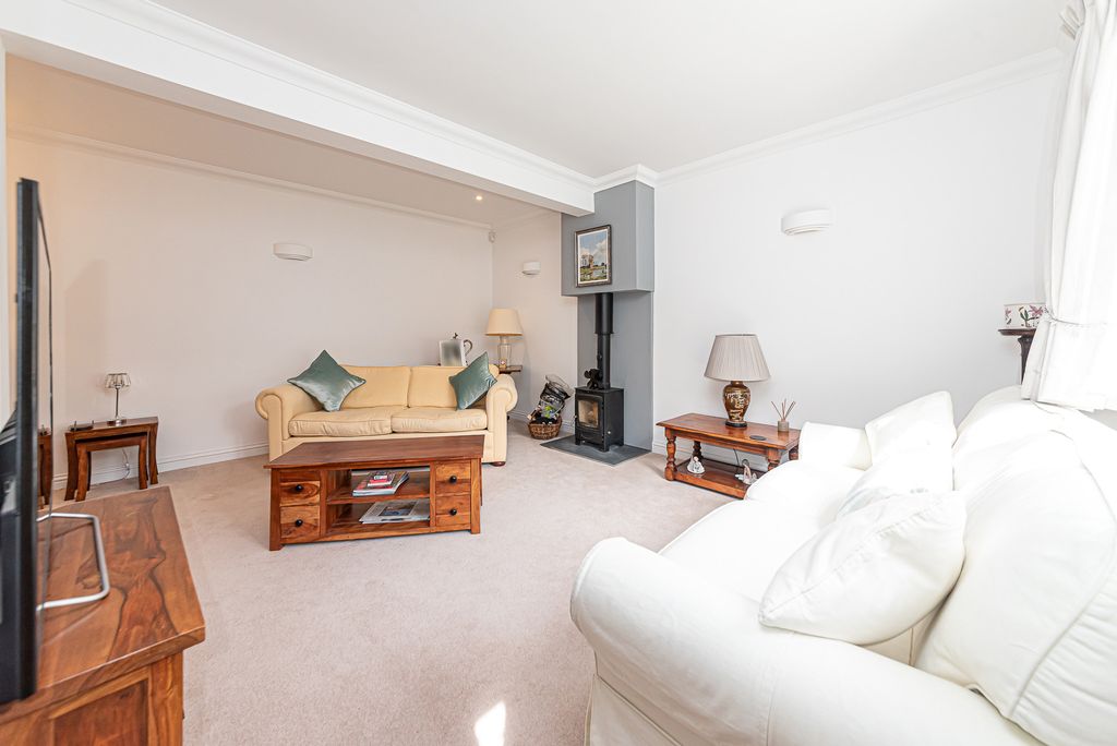 Property photo 3 of 30 Sitting Room