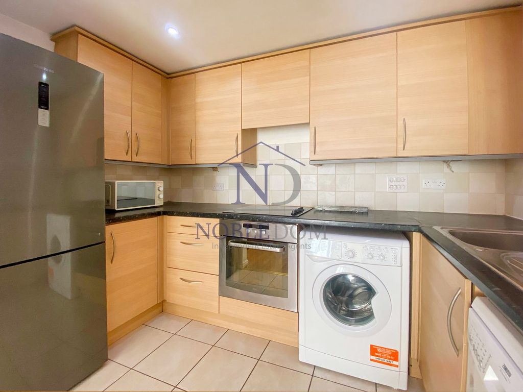 Property photo 1 of 13 Two Bedroom Flat In Feltham