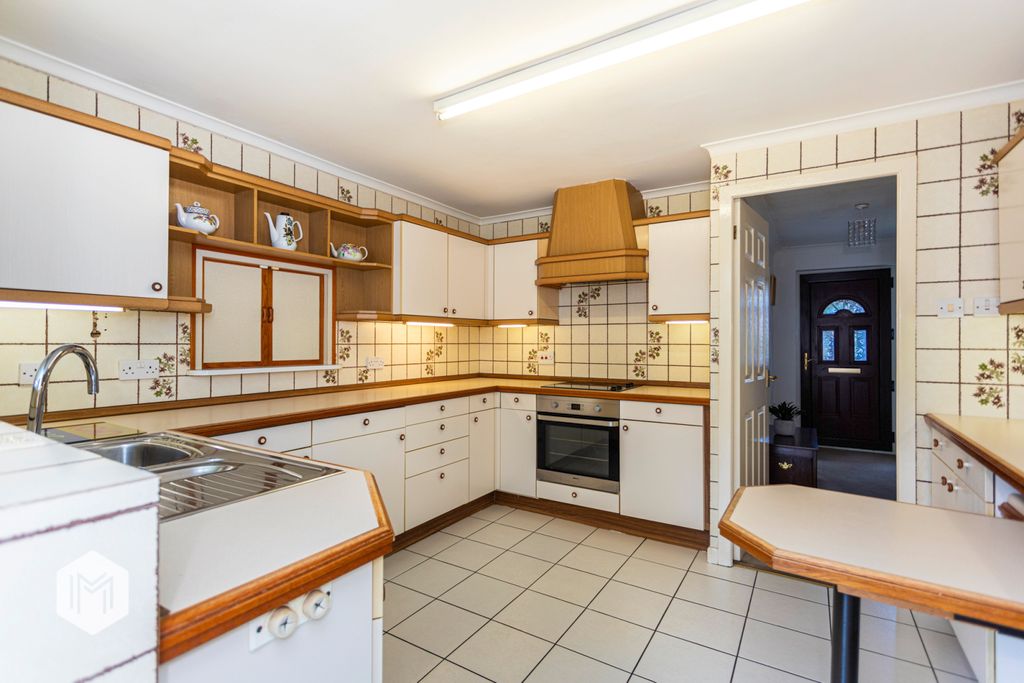 Property photo 3 of 24 Picture No. 06