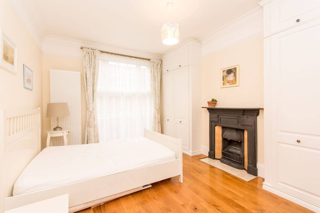 Property photo 3 of 6