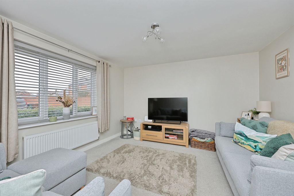 Property photo 2 of 21