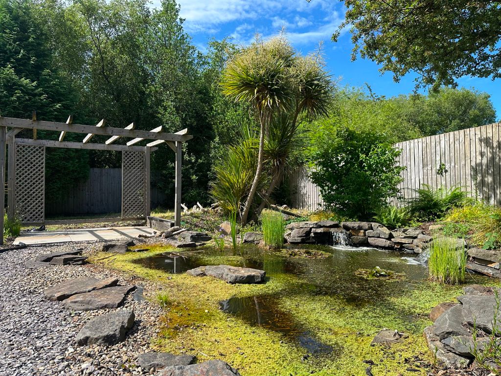Property photo 3 of 37