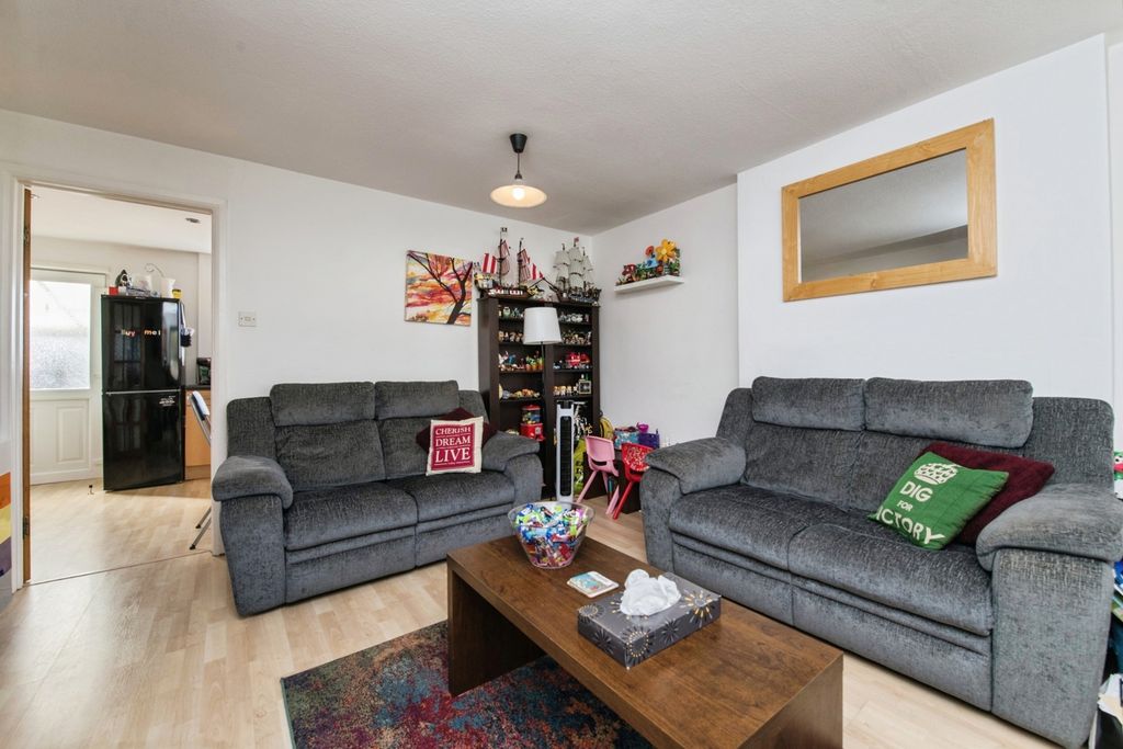 Property photo 2 of 21 Pbox-Img.Jpg