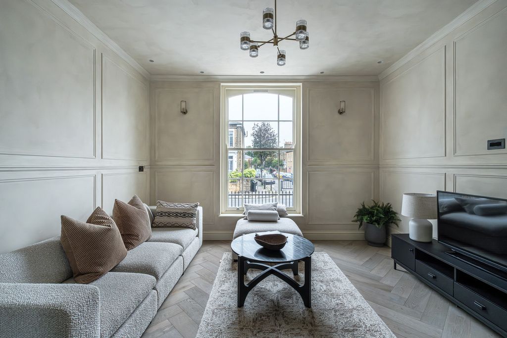 Property photo 3 of 16