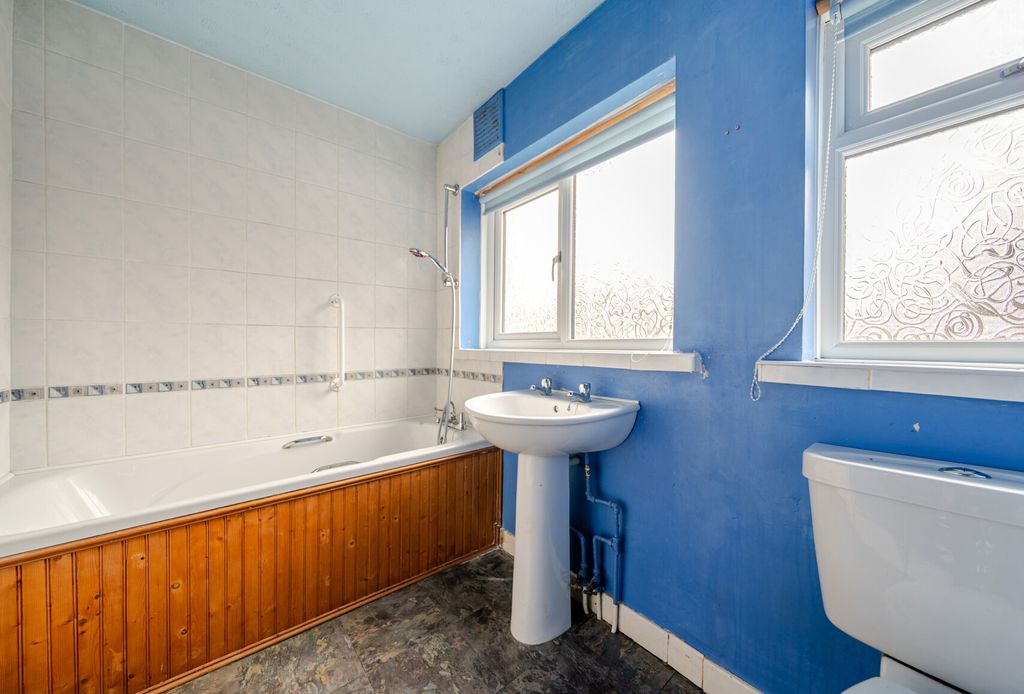 Property photo 3 of 16 1421381-8-69B7dc2...