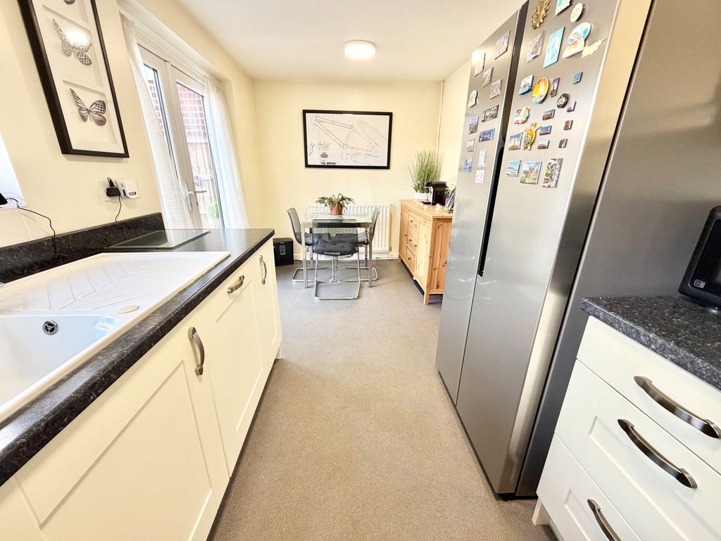 Property photo 3 of 25