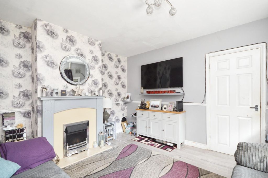 Property photo 3 of 14